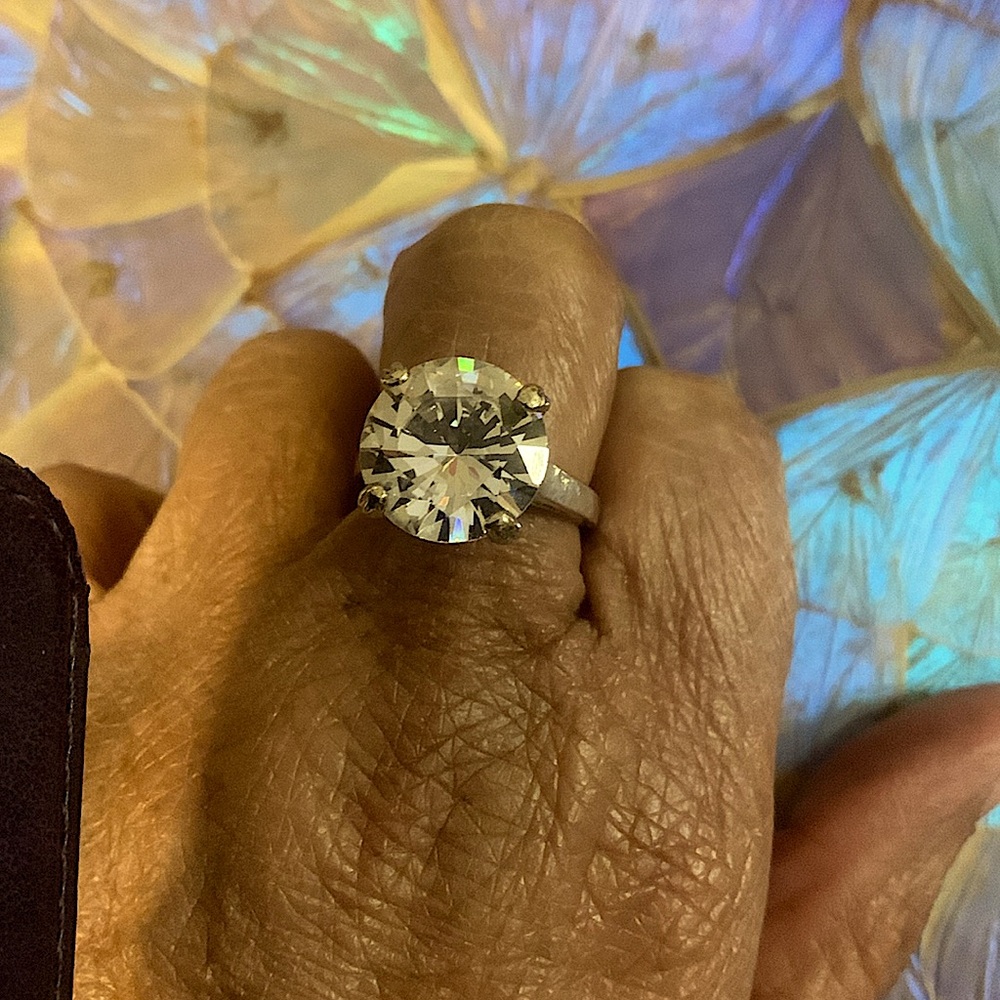Stunning 6cwt diamond ring size that looks so real many thought it was!!!